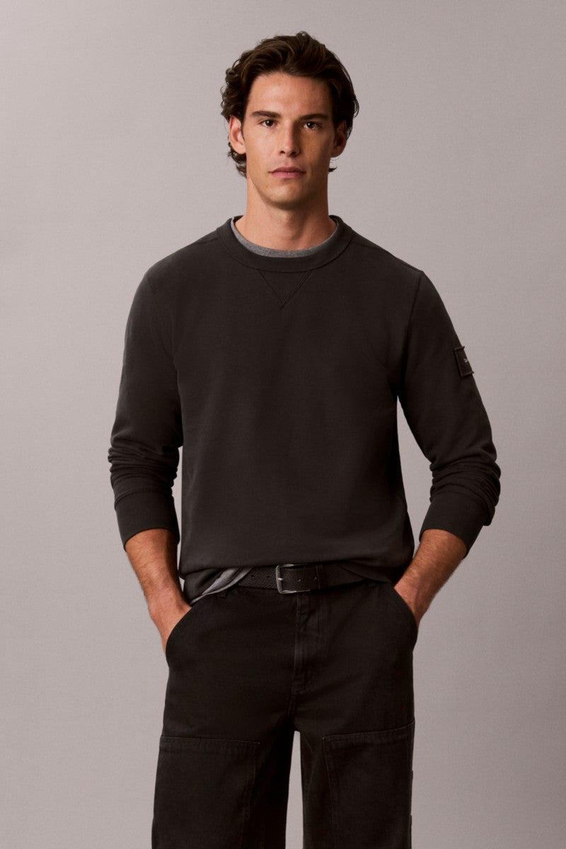 Calvin Klein 200G 350 Terry Badge Crew Neck Sweatshirt Pirate Black — view 2