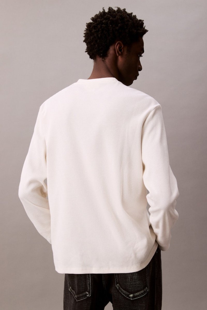 Calvin Klein 2176 LS Waffle Badge Crew Tofu