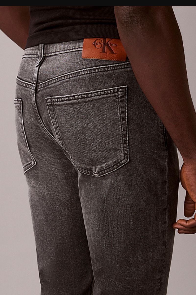 Calvin Klein 702G Slim Taper Jean Hearst Grey