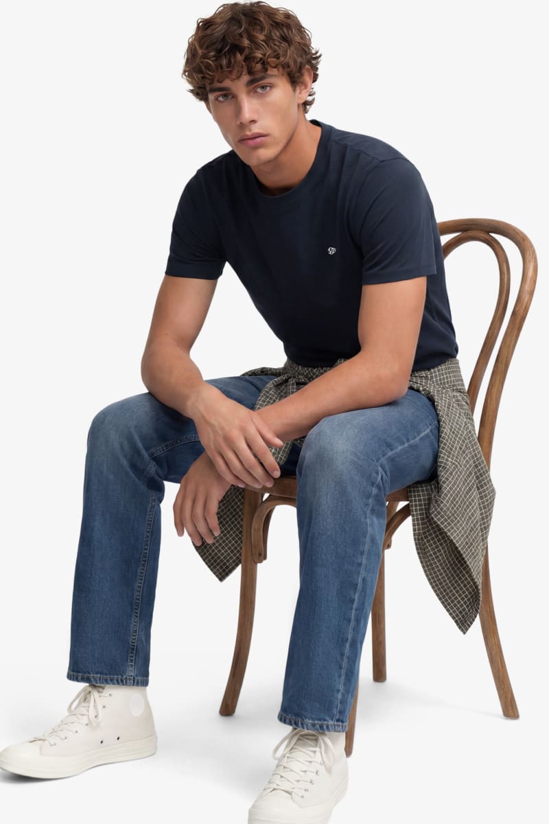 Superdry Essential Logo Embroidered T-Shirt in Eclipse Navy and Chalk