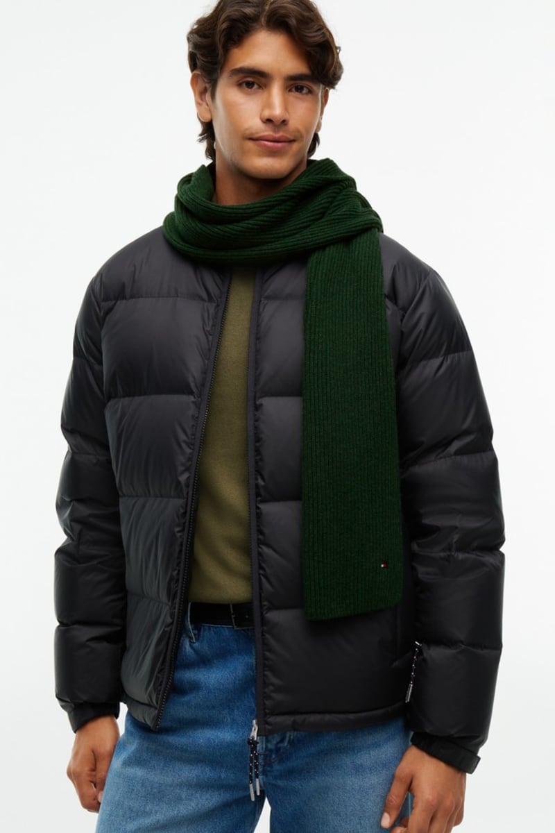 Tommy Hilfiger Flag Pima Cotton Cashmere Scarf in Emerald, knit detail