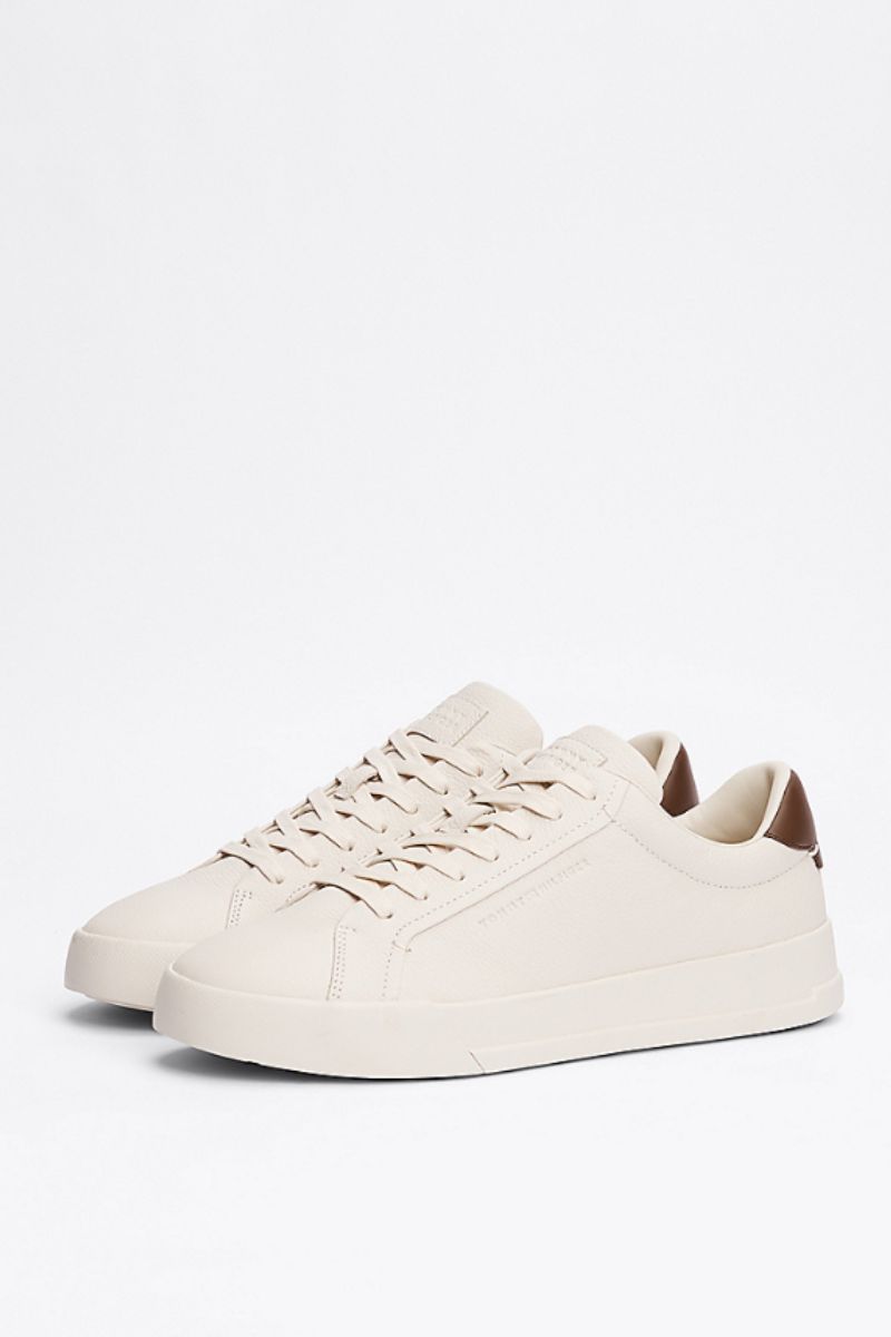 Tommy Hilfiger 5324 Tumbled Leather (Size 8)