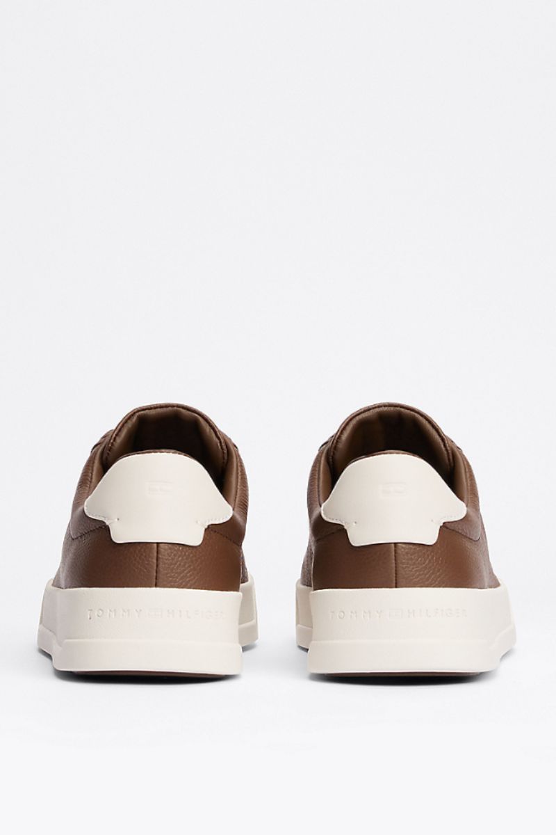Tommy Hilfiger 5324 Tumbled Leather (Size 10.5)