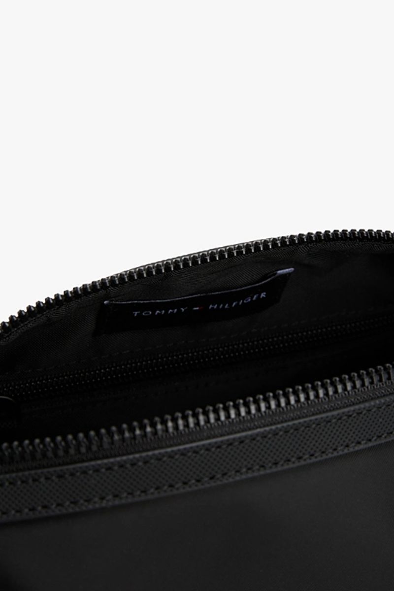 Tommy Hilfiger Repreve Washbag Black