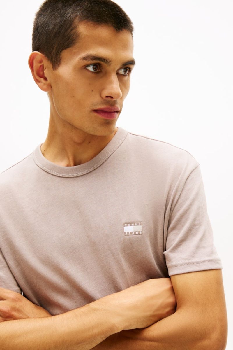 Tommy Jeans Reg Badge T-Shirt Limestone