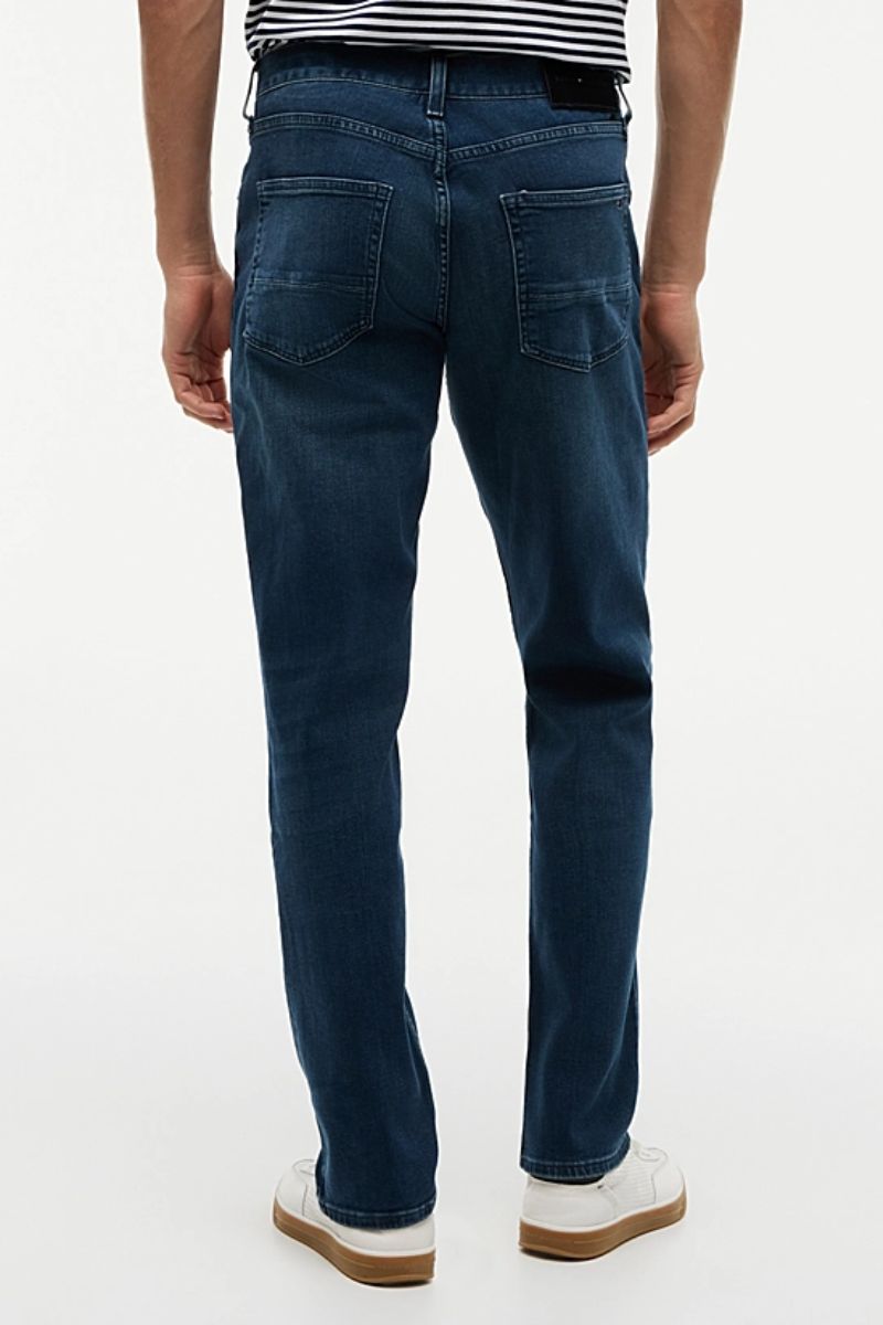 Tommy Hilfiger 39035 Core Denton Straight Fit Jean in Tinted Blue, detail
