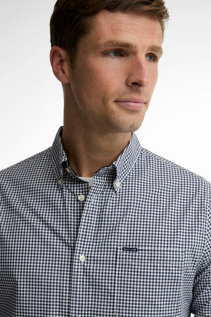 Barbour Harbourwall Tailored Gingham Shirt navy, collar and cuff detail