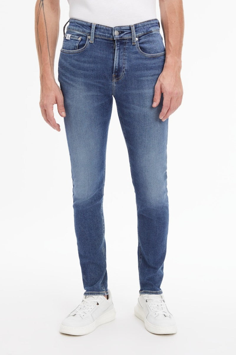 Calvin Klein 8451 Slim Taper Jean