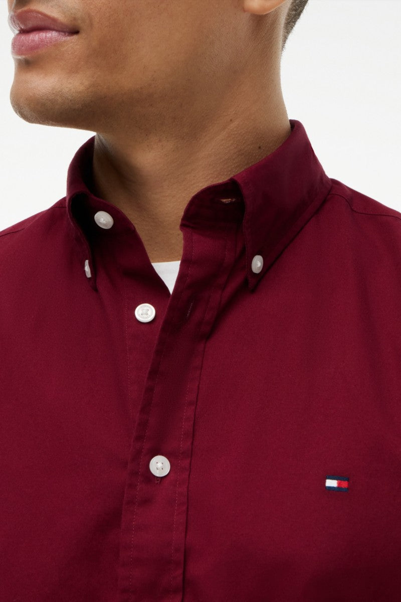 Hilfiger Flex Poplin Solid Shirt Aw26 - BURGUNDY