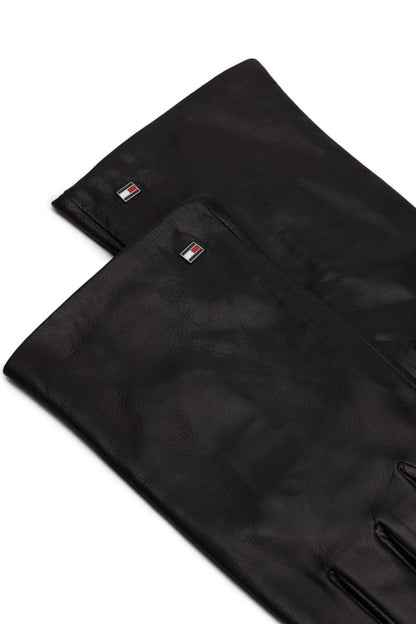 Tommy Hilfiger Essential Flag Leather Gloves in Black, leather detail