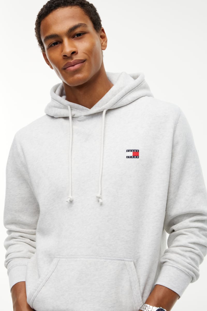 TJM Reg Badge Hoodie Aw26 - ICE GRY