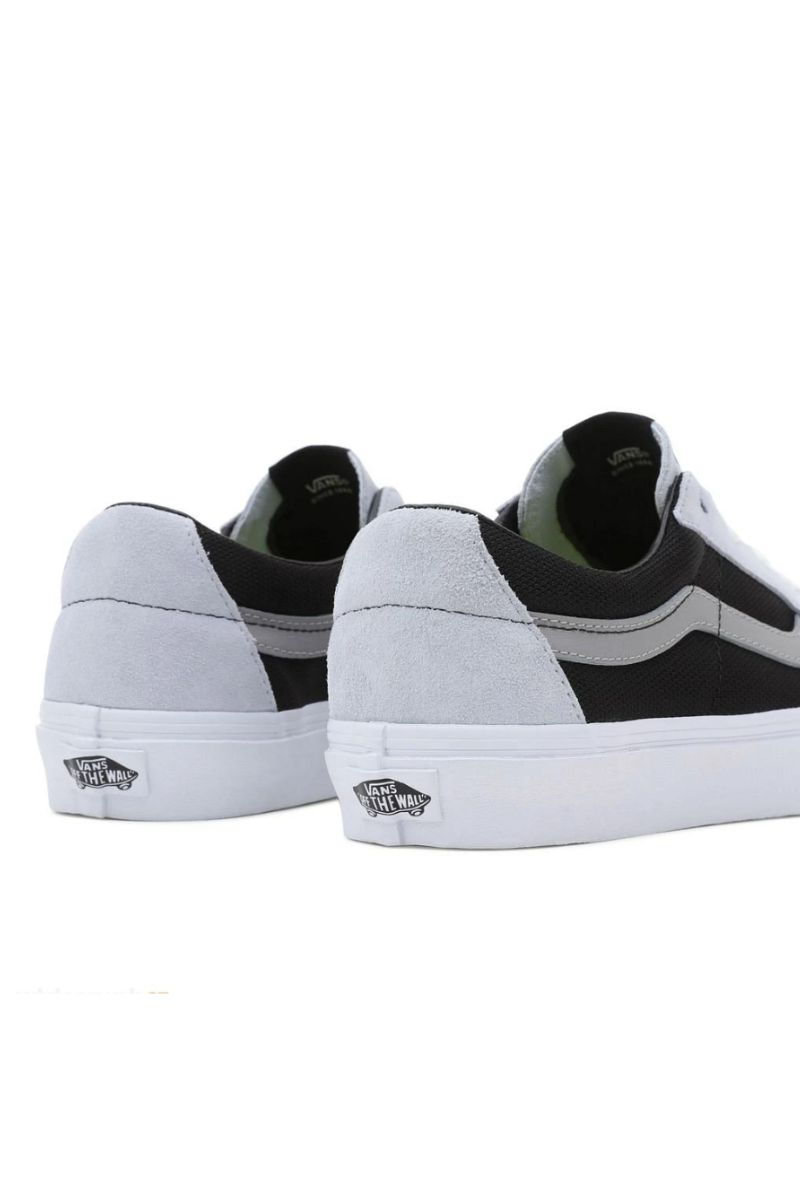 Mens vans clearance with straps